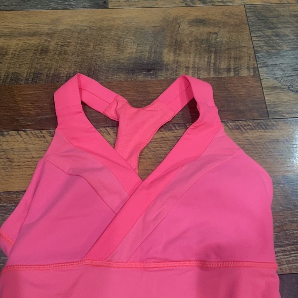 Lululemon tank top 4 (4999) - Picture 2 of 5